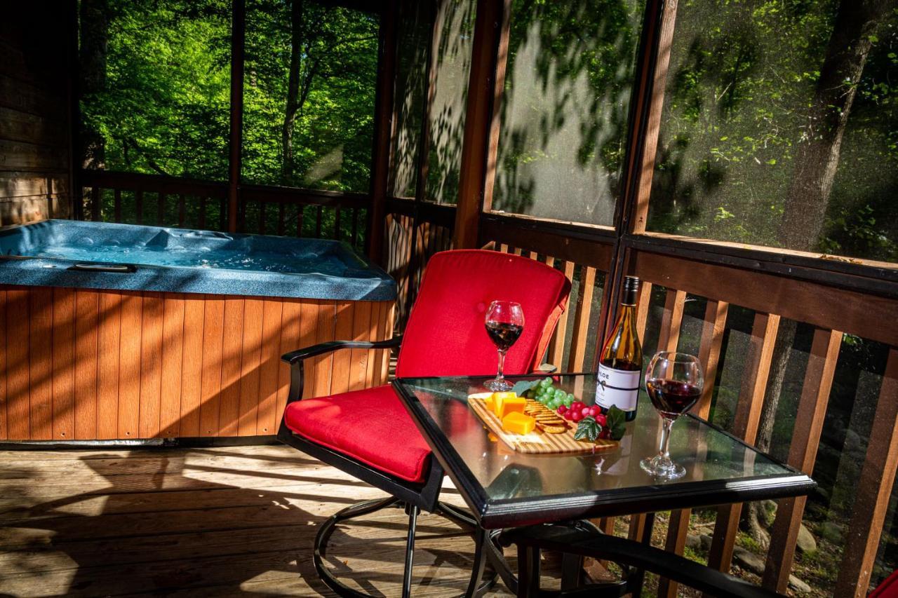Bear Footin' On The Creek Vila Gatlinburg Exterior foto